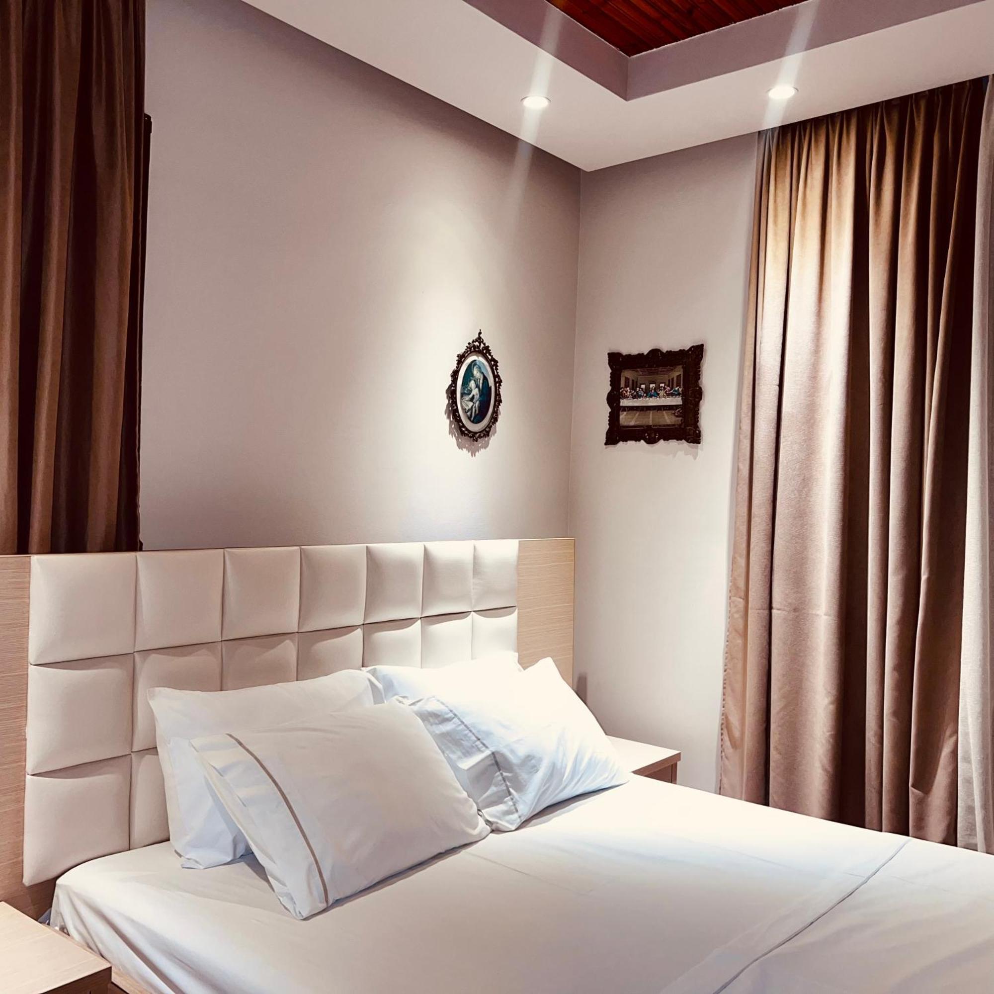 Hotel Lungomare วญอเรอ ภายนอก รูปภาพ
